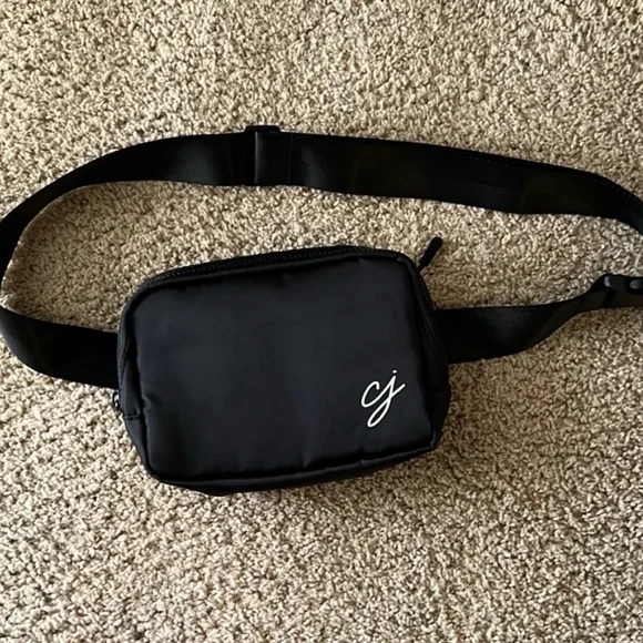 CJLA Carly Jean Los Angeles Belt Bag Fanny Pack Travel - Picture 3 of 12